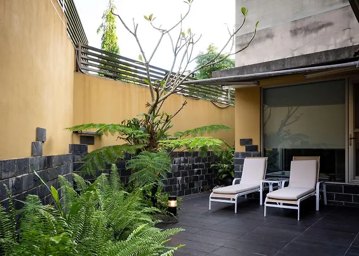In-Stone Motel