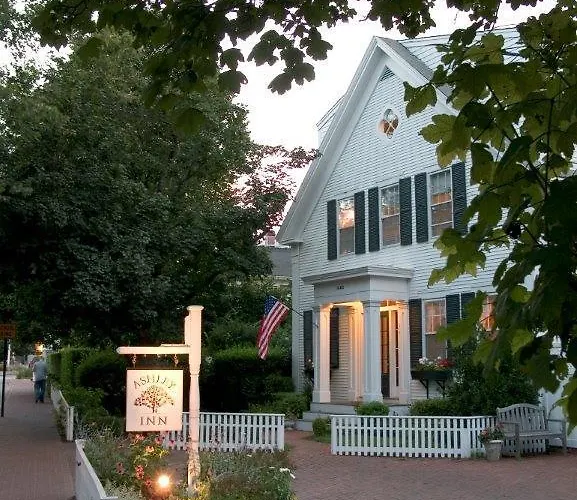 Hotel near College: Ashley Inn