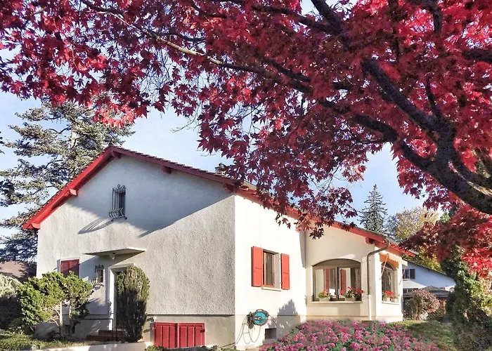 B&B: Lindo Lugar - Just A 7 Minute Walk From The Airport
