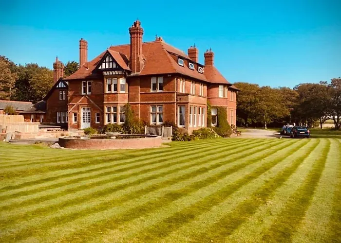 Private Villa: Sandhill House