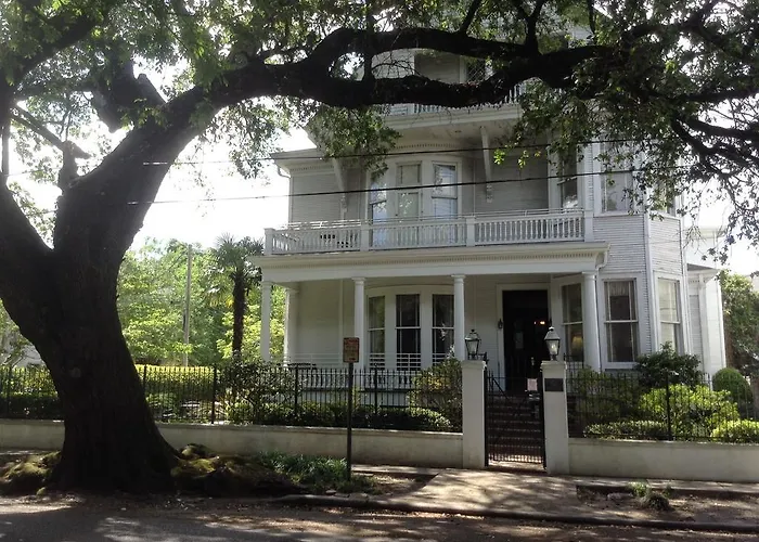 B&B only: The Queen Anne