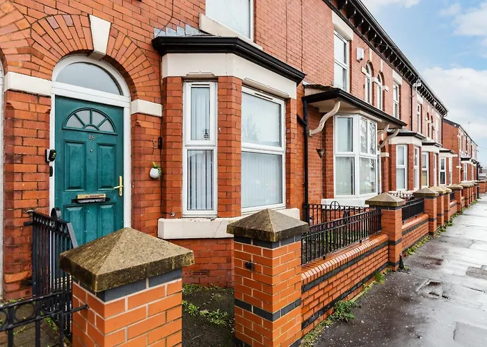 Bungalow rentals Clayton House - Spacious Home Near Etihad Stadium