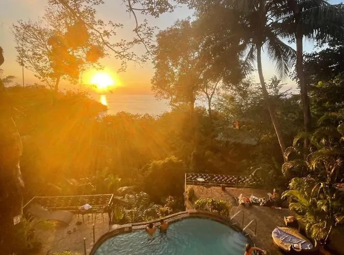 Beach hotel: Mango Moon Villa