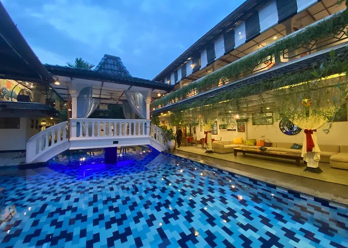 Pension Guide Raintree Boutique Villa & Gallery