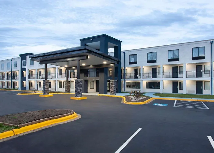 Hotel: Baymont By Wyndham Charlotte University