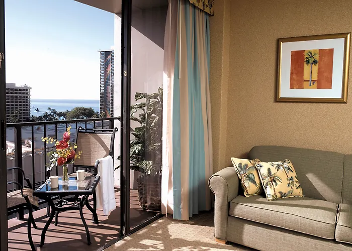Pet Friendly hotel: Aqua Palms Waikiki