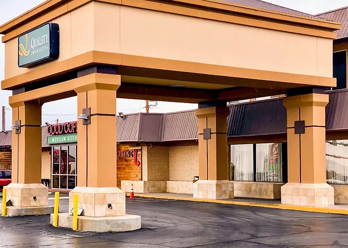 Motel: Quality Inn & Suites Airport