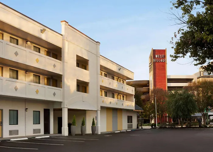 Bo, A Days Inn By Wyndham Chattanooga Downtown