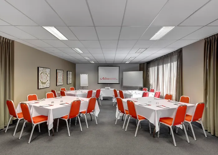 Hotels With Four Stars Adina Apartment Sydney Surry Hills