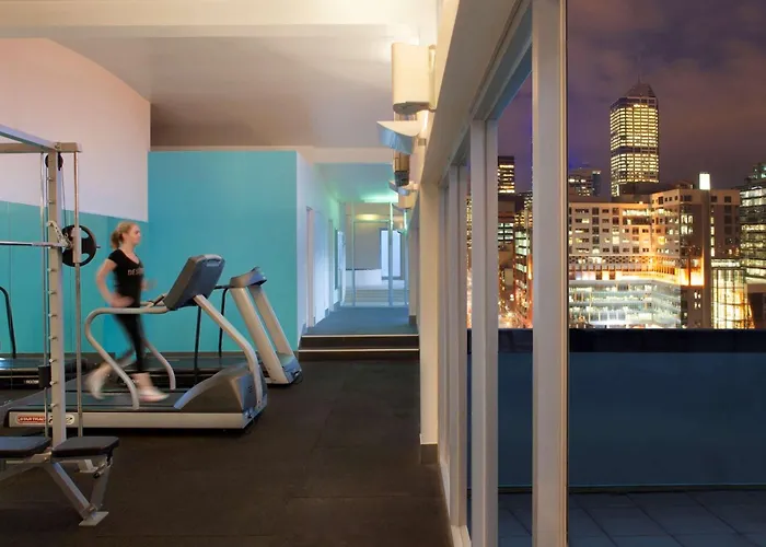 Family Hotel: Flagstaff Gardens Hotel Melbourne