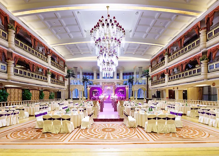 Romantic hotel: Royal Mediterranean Hotel