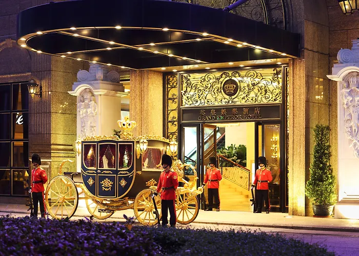 Hotel 4 estrelas: Grand Emperor Hotel