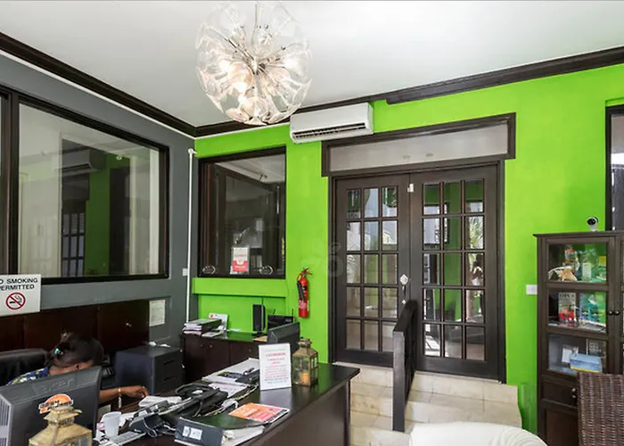 Hotels With Four Stars Silver Point Villa