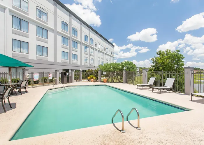 3 star hotels Wingate By Wyndham Savannah Pooler