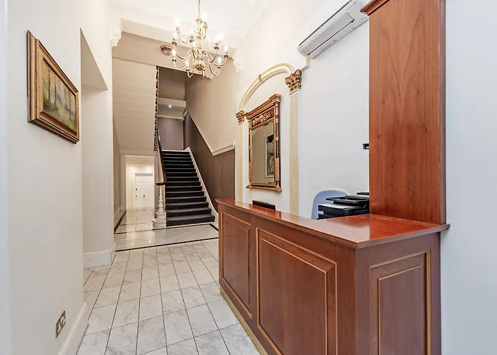 My Aparthotels Queensgate Court Apartments