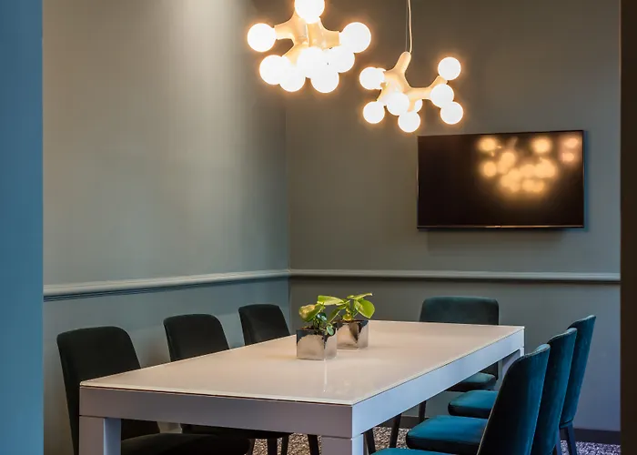 Resort: The Midtown Hotel