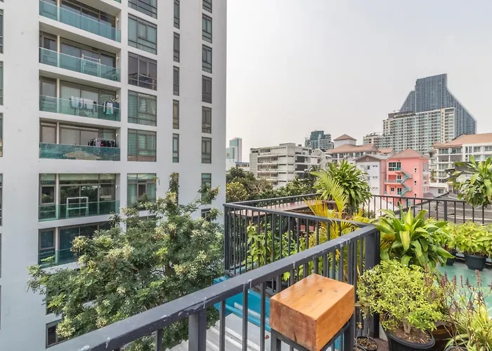 Dog friendly hotels Every Surawong