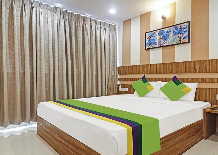 Central hotel: Treebo Arastu Grand