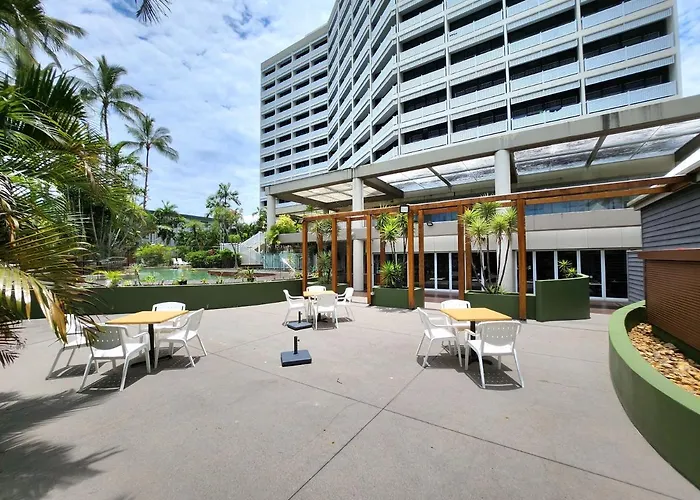 Cairns Luxury Seafront Apartment