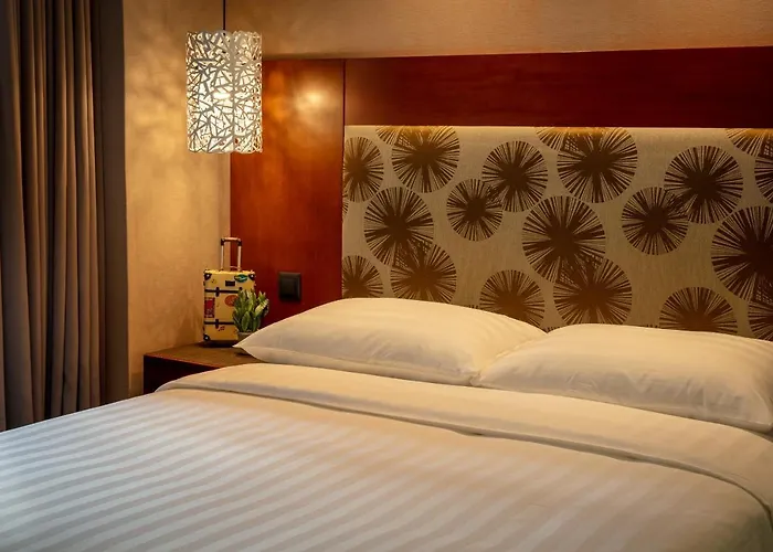 Rich & Free Hotel - Kaifeng 富逸旅趣-北車開封館