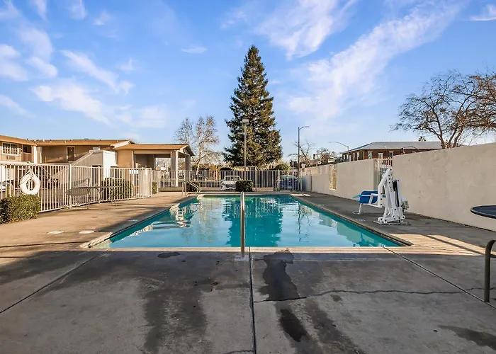 Motel: Heritage Inn Express Chico