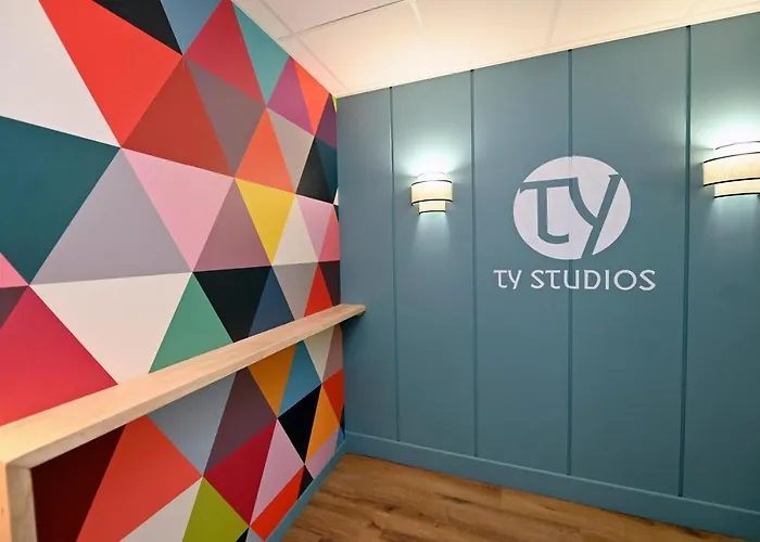 Location de vacances: TY STUDIOS Hyper Centre Ville GARE TRAM BUS