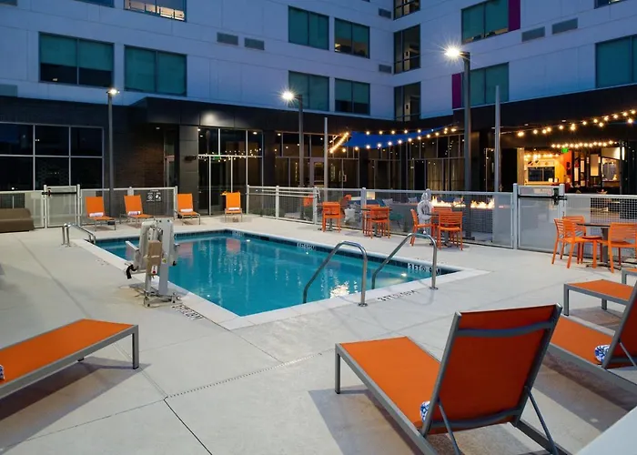 Aloft Airport
