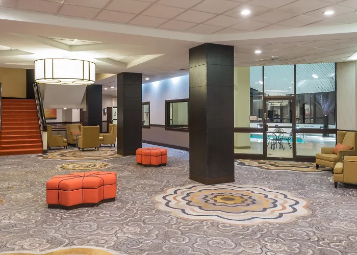 Central hotel: Sonesta White Plains Downtown