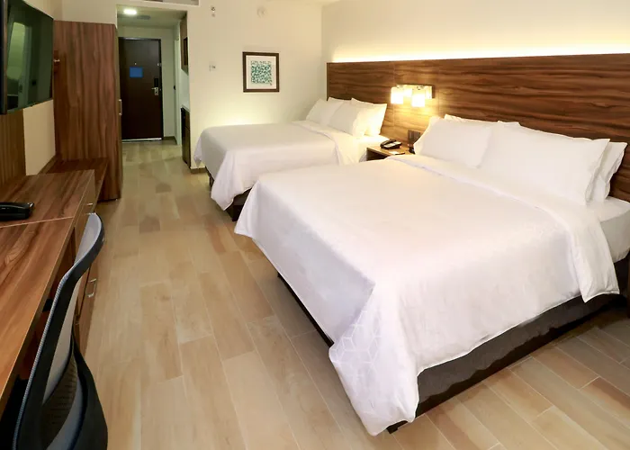 Resorts Guide Holiday Inn Express & Suites - Playa Del Carmen By Ihg
