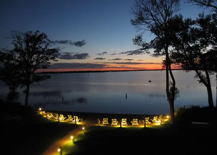 Best Western Premier The Lodge On Lake Detroit