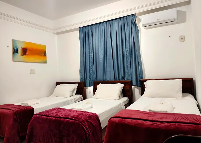 Machado'S Plaza Hotel