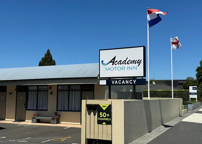 Hotel with pool: Academy Motor Inn