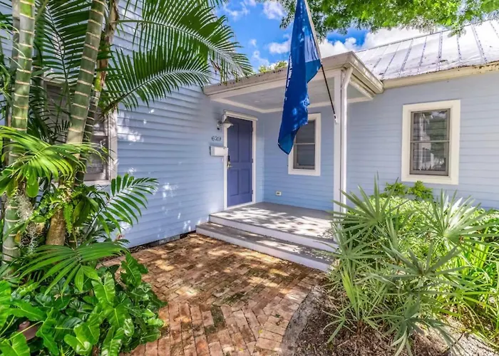 Pet Friendly hotel: Casa Azul-Open Concept Home With Pool