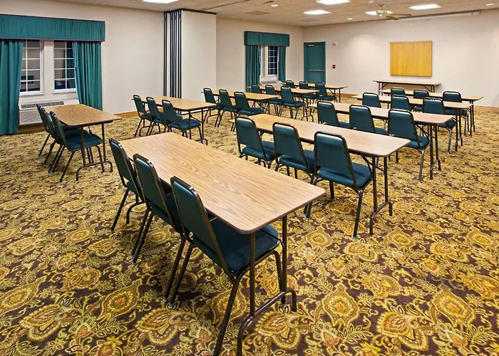 Country Inn & Suites By Radisson, Kalamazoo, Mi