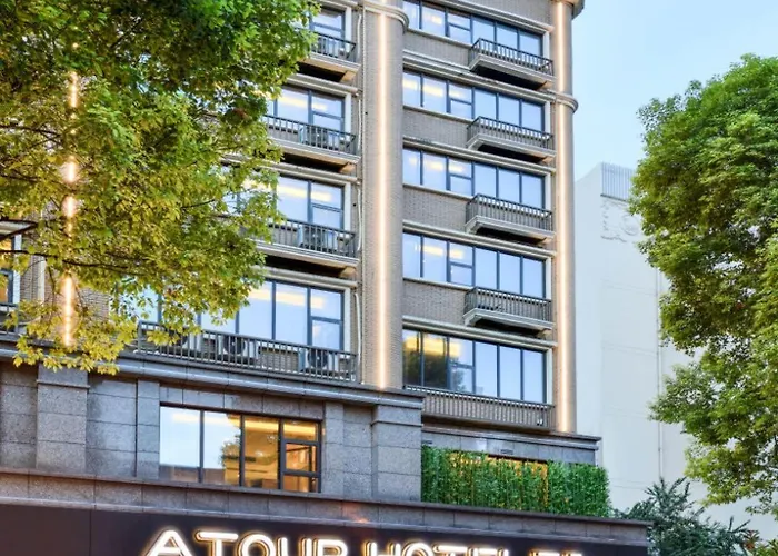 Atour Hotel Chengdu Wuhou Temple Hongpailou Subway Station