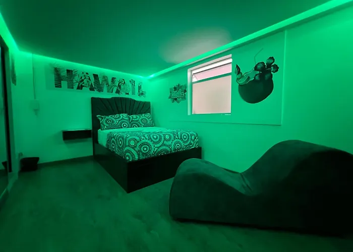 Hotel near College: Dubai Vip