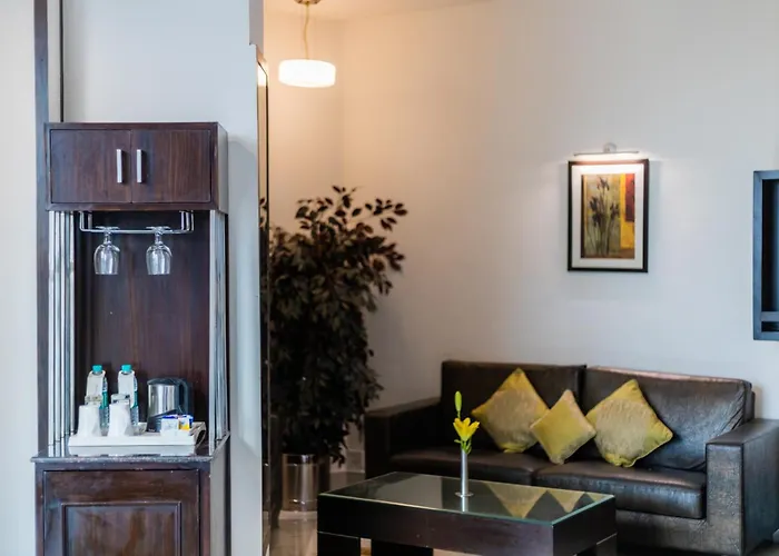 Beach hotel: Hotel Shanti Palace Mahipalpur