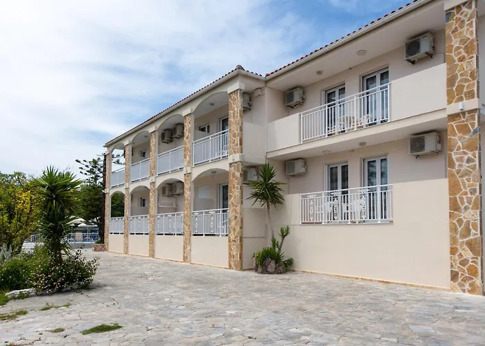 Tsolakis Studios & Apartments