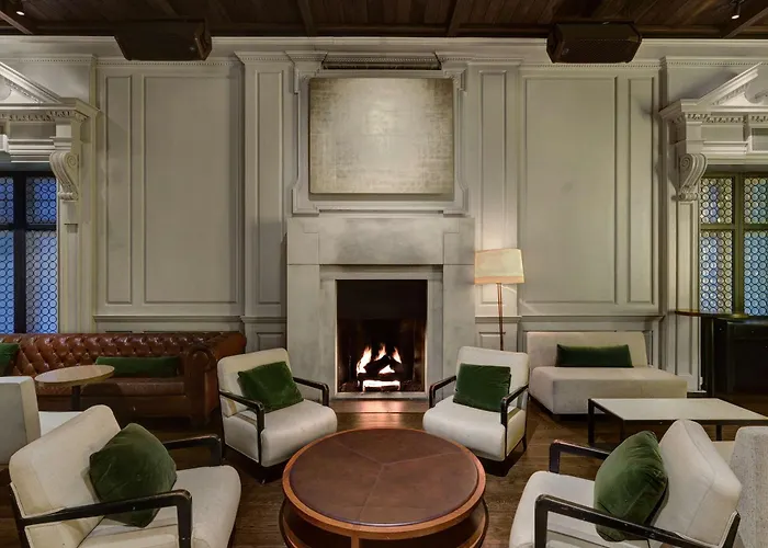 Beach hotel: Ambassador Chicago, Part Of Jdv By Hyatt