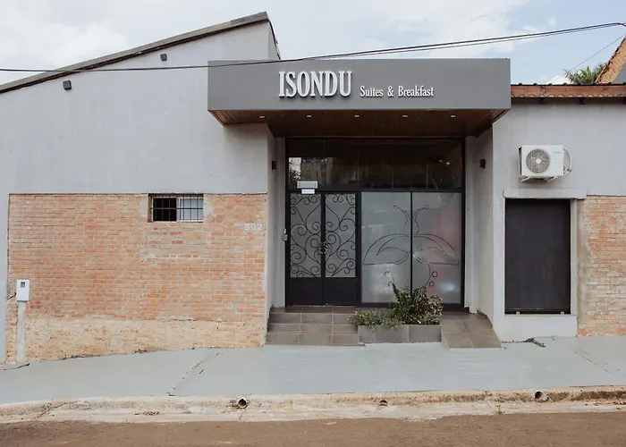 Isondu Suites & Breakfast
