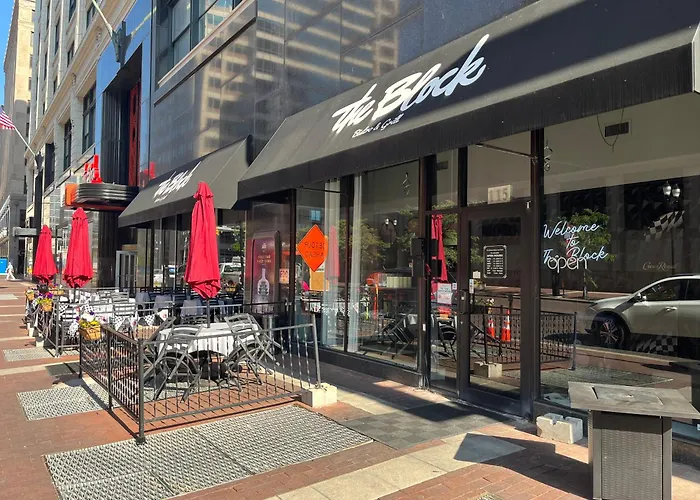 Hotel: Executive Vacation Suite For 4