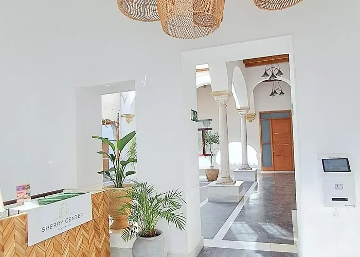 Apartamentos Sherry Center