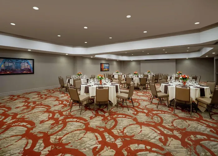 3 star hotels Embassy Suites Nashville - At Vanderbilt