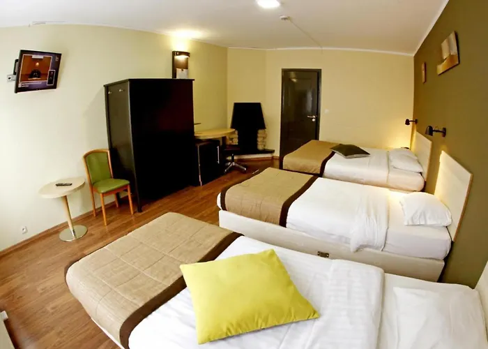 Albert Hotel
