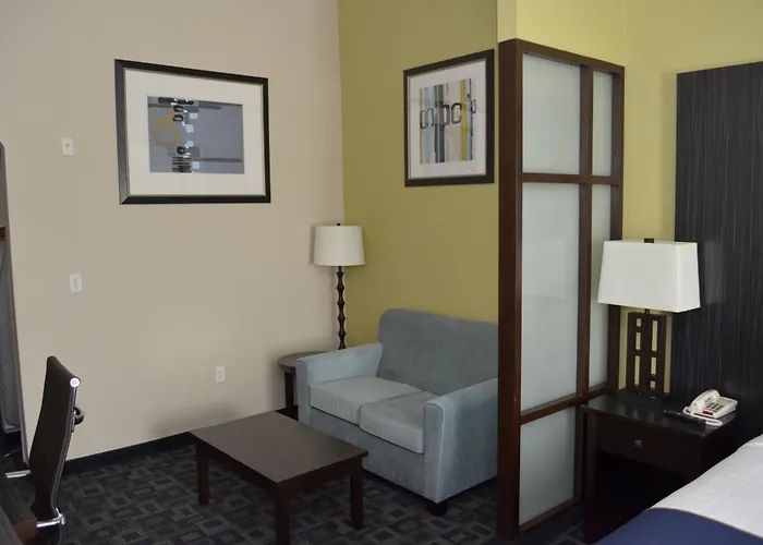 Family Hotel: Super 8 By Wyndham Irving/Dfw Apt/North