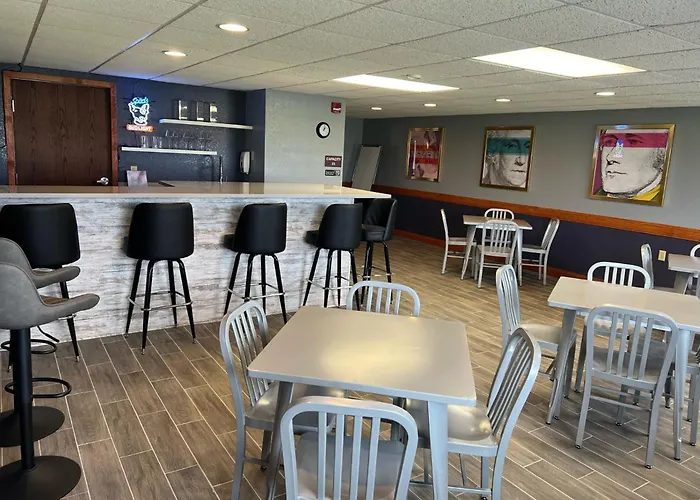 Americinn By Wyndham Manitowoc