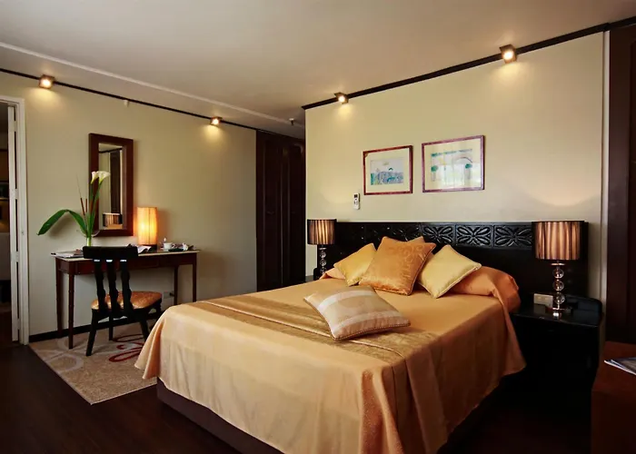 Manila Manor