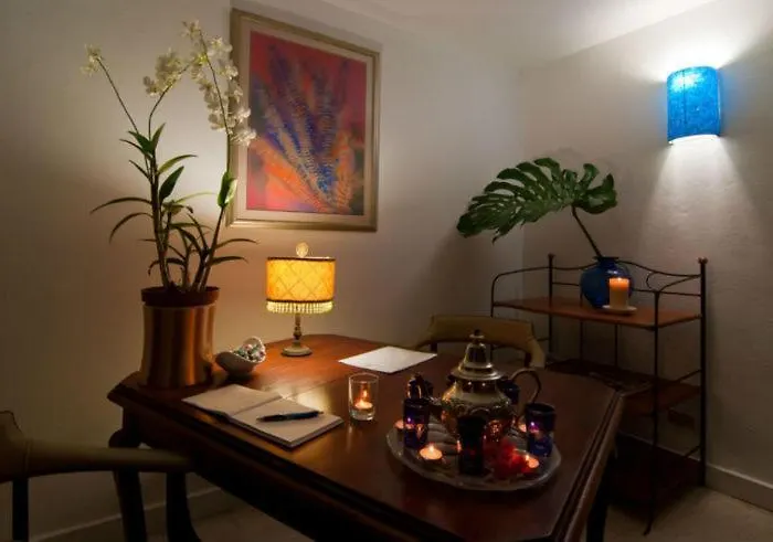 B&B only: Mynt Retreat Bed & Breakfast