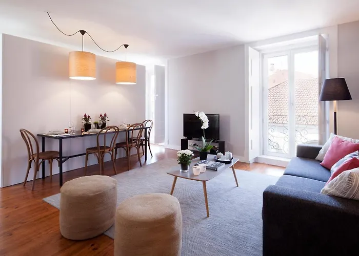 Lisbon Five Stars s Combro 7