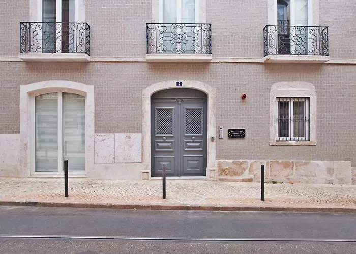 Lisbon Five Stars s Combro 7